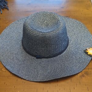 Lucky7 Brand Wide Brim Straw Sun Hat in Navy and White
